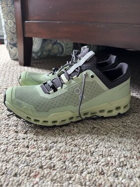 On Cloud Running W11 Trail Sneakers in Sage Green and Black